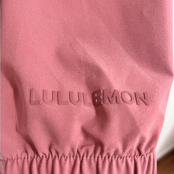 NWT Lululemon Packable Water-Repellent Jacket - Brier Rose - Picture 16 of 16